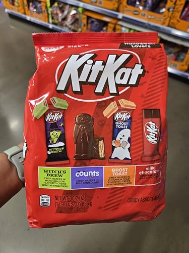 HAL KIT KAT Halloween Lovers Snack Size Bar Assortment Bag (KIT KAT Crisp Wafers, KIT KAT Crisp Wafers Counts, KIT KAT Ghost Wafers In Cinnamon Flavored Creme and KIT KAT Witch's Brew Wafers - Collins Global Snack Store
