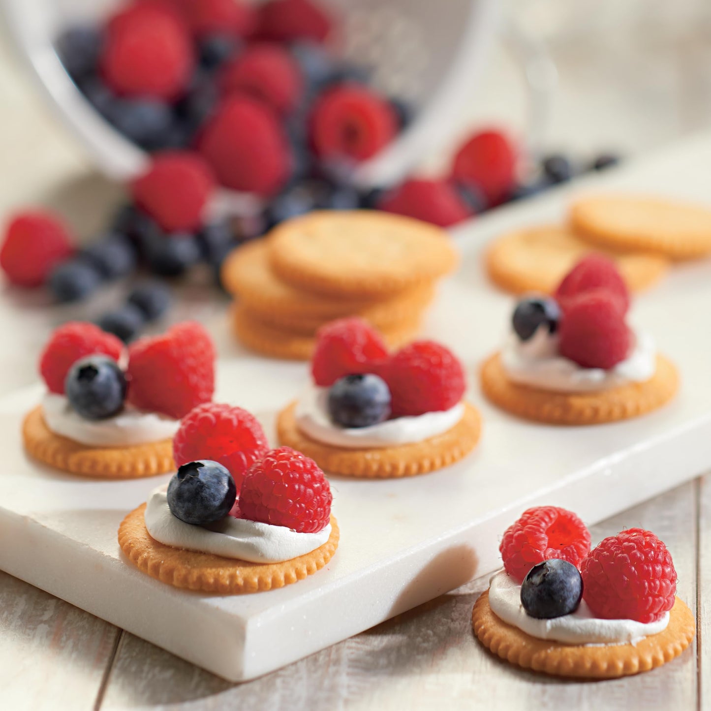 RITZ Fresh Stacks Original Crackers, Party Size, Travel Snacks, 23.7 oz (16 Multi Snack Packs)